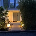 Exklusives Architektenhaus, Pool Und Privateinfahrt