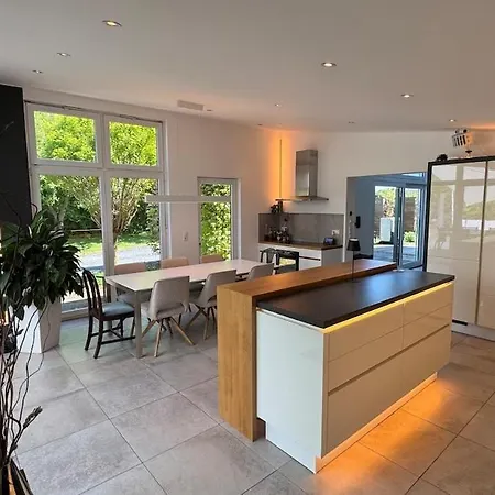 Exklusives Architektenhaus, Pool Und Privateinfahrt Villa *