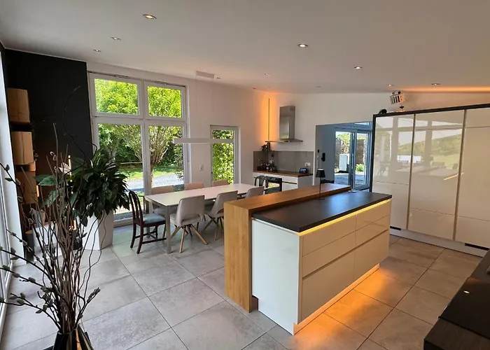 Villa Exklusives Architektenhaus, Pool Und Privateinfahrt