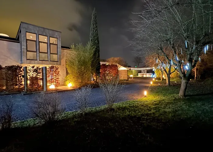 Exklusives Architektenhaus, Pool Und Privateinfahrt